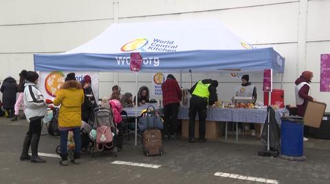 09.03.2022 | Wolontariusze z całego świata pomagają ukraińskim uchodźcom w Polsce