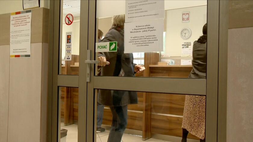 Polacy szturmują urzędy. Dopisują się do list wyborczych, pobierają zaświadczenia o prawie do głosowania