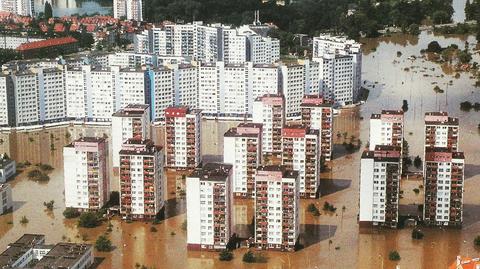 09.07.2017 | 20 lat temu Polskę nawiedziła powódź tysiąclecia. Polacy razem walczyli z żywiołem