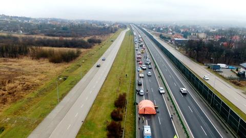 16.01.2023 | Potężny karambol na S74. Zderzyło się 40 aut