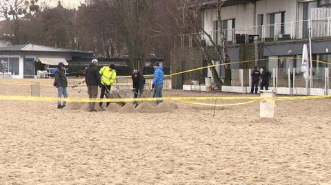 Sopot: policja rozkopuje plażę wokół dawnej Zatoki Sztuki