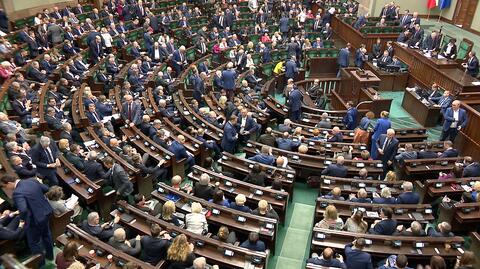Ustawa o SN uchwalona przez Sejm, Komisja Europejska czeka na "ustawę wiatrakową"