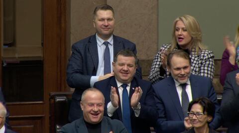 "Willa plus". Opozycja chce kontroli w resorcie, a rządzący nagrody dla ministra Czarnka