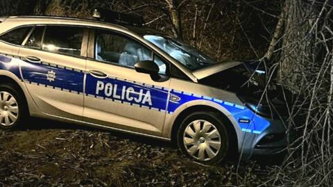 10.01.2023 | Wypadek radiowozu z nastolatkami. Policjant, który kierował samochodem, został zawieszony