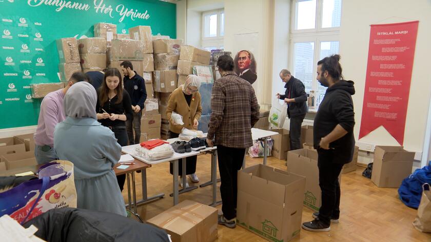 11.02.2023 | Zbiórki pieniędzy, ubrań, żywności. Polacy pomagają ofiarom trzęsienia ziemi