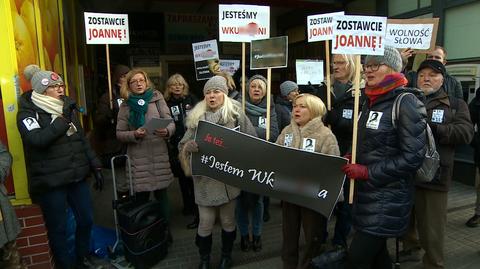 "Jestem wk*****a". Żona prezydenta przesłuchiwana, protest przed komisariatem