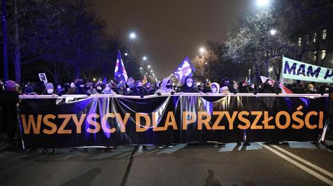 "My się już przestaliśmy bawić dawno temu". Policja kontra młodzież przed kancelarią premiera