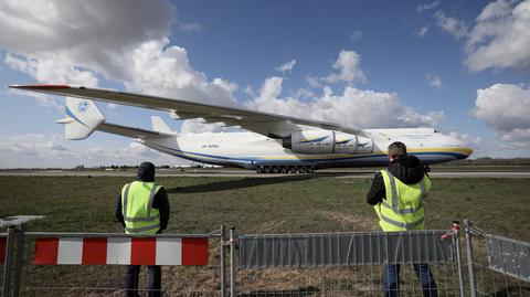 Samolot Antonow An-225 Mrija dostarczył do Polski środki ochrony osobistej