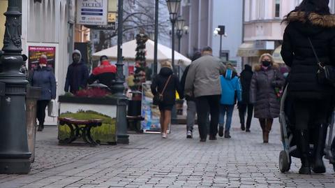 Walka z pandemią trwa. Apele o rozwagę podczas sylwestra